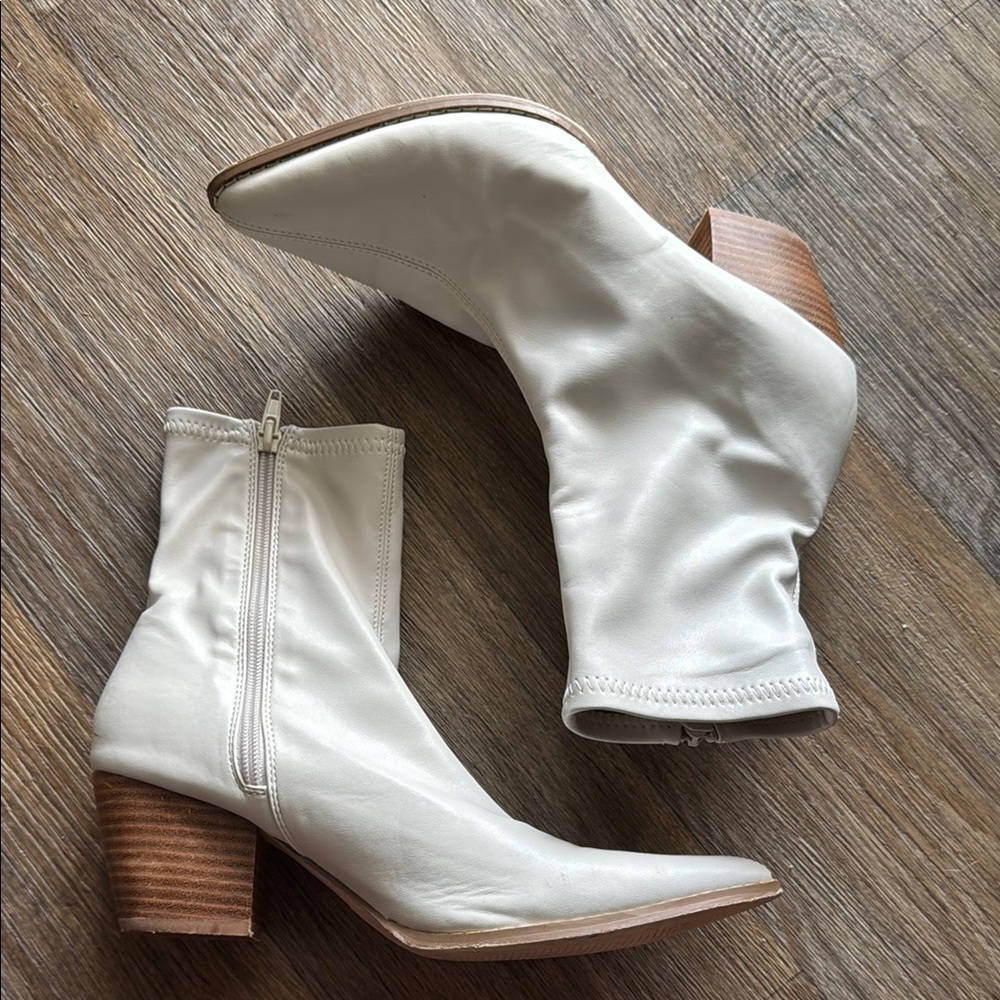 Coconuts by Matisse white ankle boots